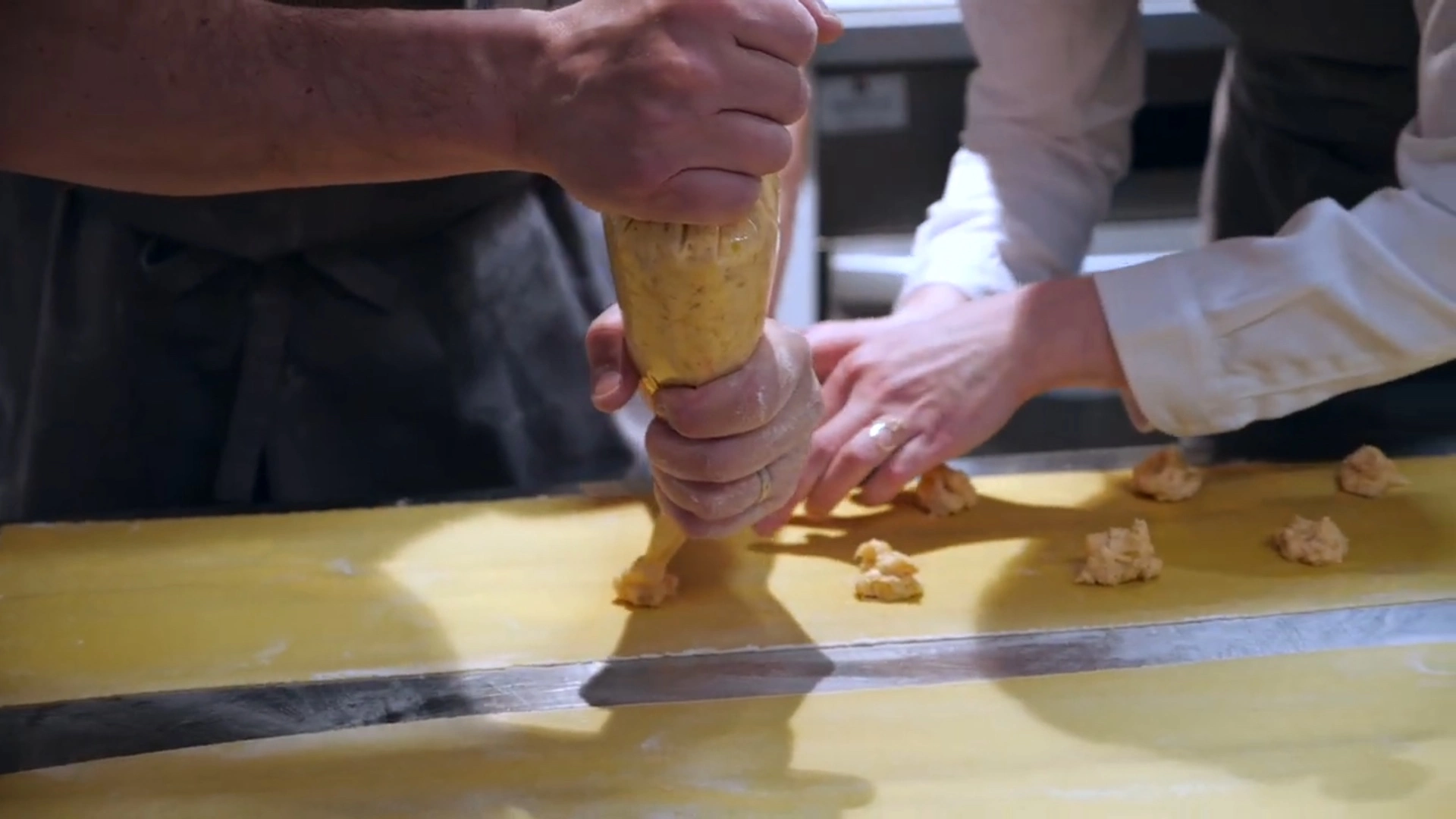 A snippet of preparation of a dish from "Linjekock" with Desirée